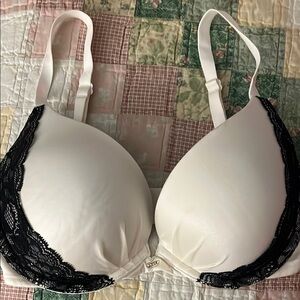 Fabulous by Victoria’s Secret Plunge White w/ Black Lace Bra 32DD